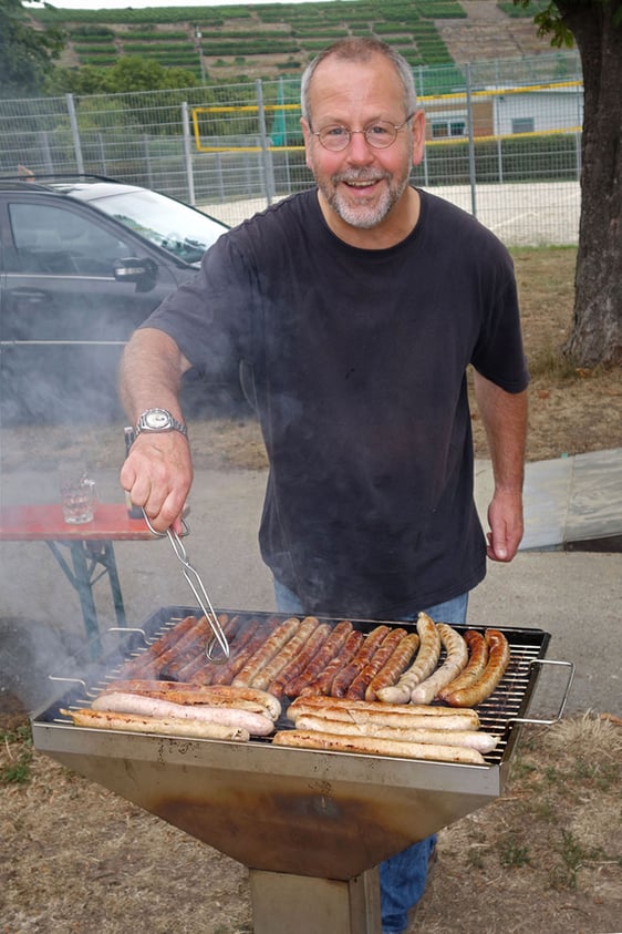 Regelmäßig an unserer Bauwagenkneipe sind sie da, die Thüringer, um ihre "Thüringer" an unserem Fest zu grillen